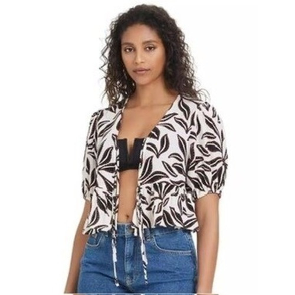 NWT Bar III Womens Resort Daze Tie-Front Top Swim Cover-Up Ivory Size Small